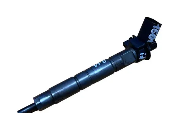 BMW 5 F10 F11 Fuel injector 7805428 0445116024