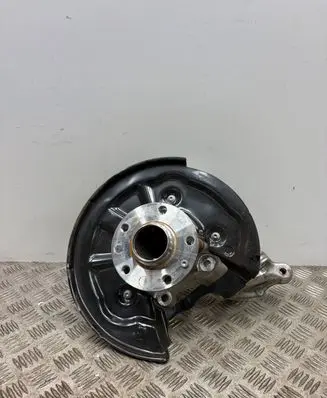 Volkswagen Tiguan Rear wheel hub 5QS505435F 5QS615611