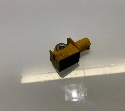 Mercedes-Benz E W212 Airbag deployment crash/impact sensor A2128210351 2128210351