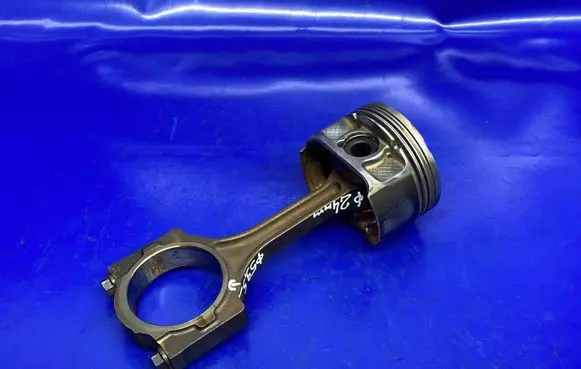 Opel Antara Piston with connecting rod 89L74