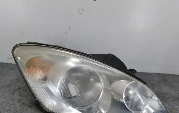KIA Ceed Headlight/headlamp 92102-1H000
