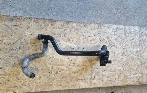 Mitsubishi Outlander Thermostat/thermostat housing 9657182080