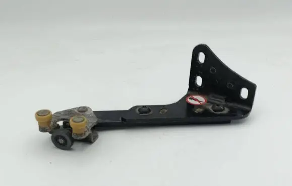 Peugeot Expert Sliding door lower roller guide/hinge 98080758 97969M03