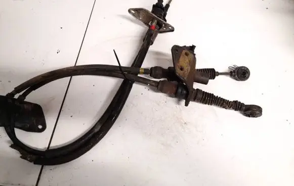 Audi A6 S6 C4 4A Gear shift cable linkage 