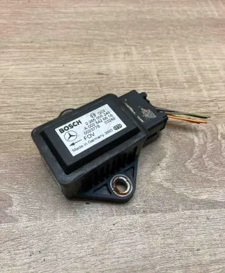 Mercedes-Benz E W211 ESP acceleration yaw rate sensor A0025426618 0265005246