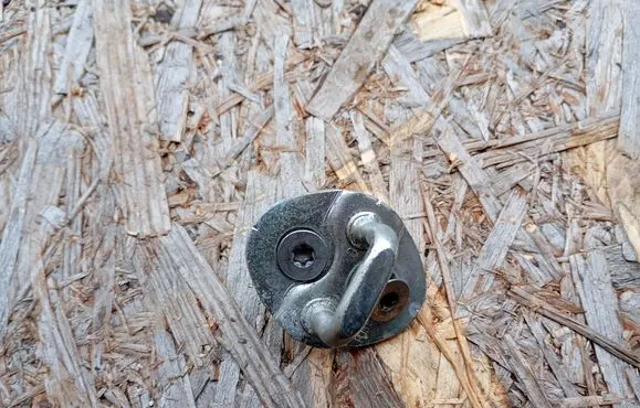 Hyundai i30 Front door lock loop/hook striker 