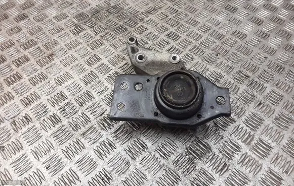 Nissan X-Trail T31 Engine mount bracket 