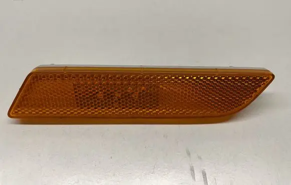 Audi Q3 8U Front reflector 8U0945072
