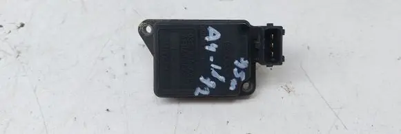 Audi A4 S4 B5 8D Mass air flow meter 037906461B