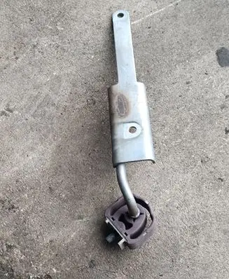 BMW 4 F32 F33 Muffler mount bracket/holder 8510299