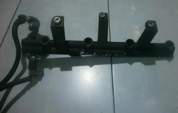 Peugeot 406 Fuel main line pipe