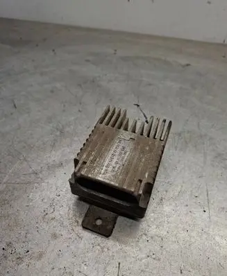 Mercedes-Benz E W210 Coolant fan relay A0225456232 E5001003 32ESG300