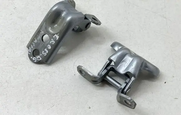 Subaru Crosstrek III Rear door hinge set 