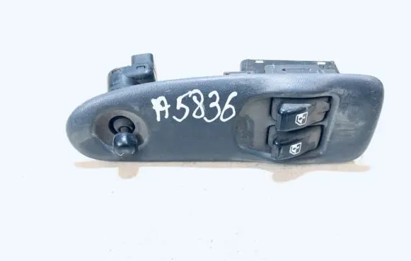 Renault Megane I Electric window control switch 10419508