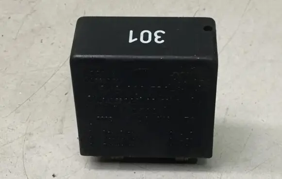 Audi A6 S6 C4 4A Other relay 4A0919471
