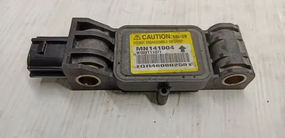 Mitsubishi Grandis Airbag deployment crash/impact sensor MN141004