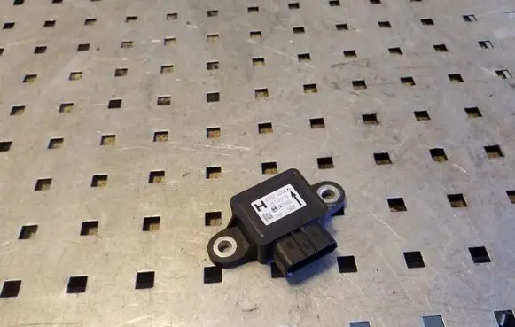 Nissan Juke I F15 ESP acceleration yaw rate sensor 47930JG200