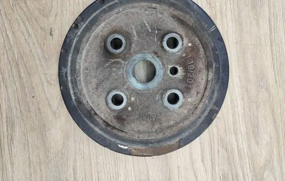 Volvo XC70 Crankshaft pulley 139201