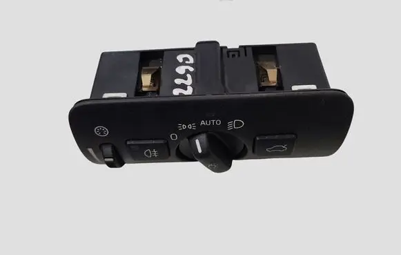 Volvo V40 Light switch 30739424