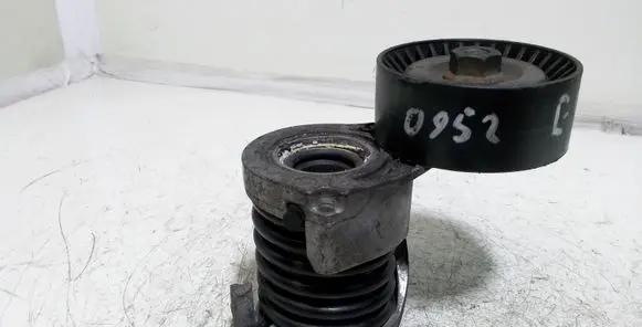BMW 3 E92 E93 Alternator belt tensioner 7558752