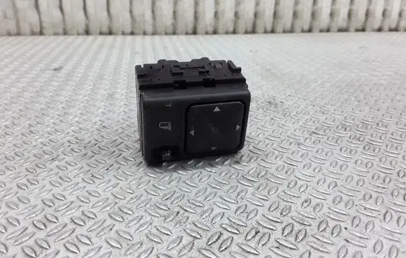 Nissan Navara D40 Wing mirror switch