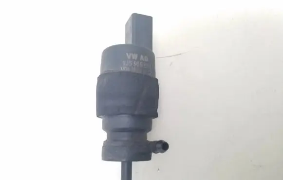 Audi A6 S6 C6 4F Windscreen/windshield washer pump 1J5955651