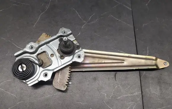 Suzuki Swift II Rear window lifting mechanism without motor