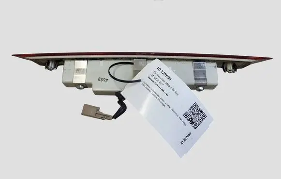 Renault Koleos I Third/center stoplight 26590JY00A