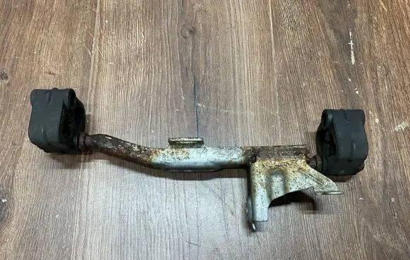Mercedes-Benz E W213 Muffler mount bracket/holder A2054902540 A2314920044