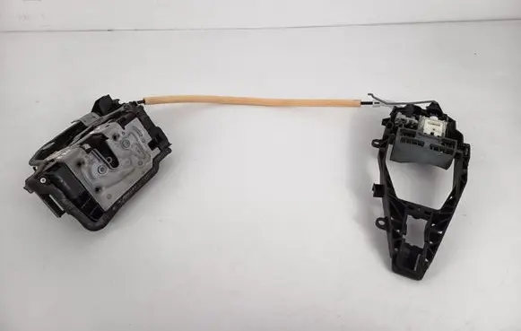 BMW 5 G30 G31 G38 Front door lock 7401205 7477685