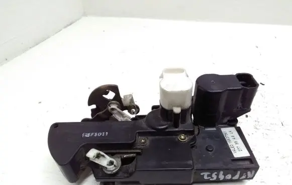 Opel Frontera B Front door lock 16637561