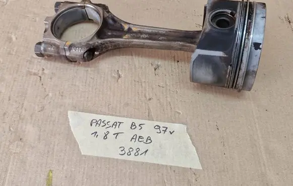 Volkswagen PASSAT B5 Piston 81P26