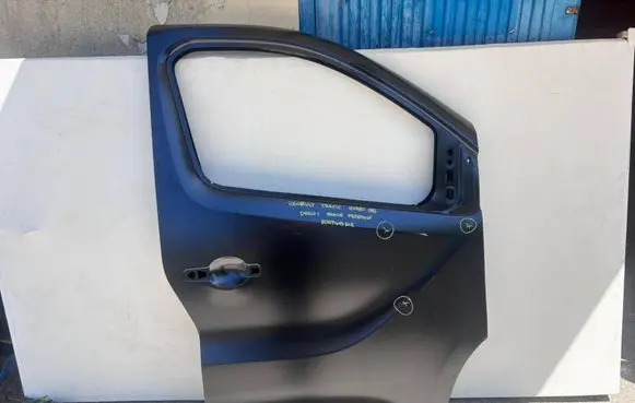 Renault Trafic III (X82) Front door 806741931R