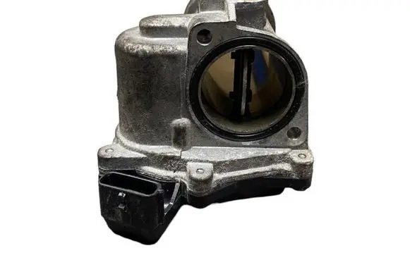 Nissan Juke I F15 Throttle valve 8200614985G 8200614985
