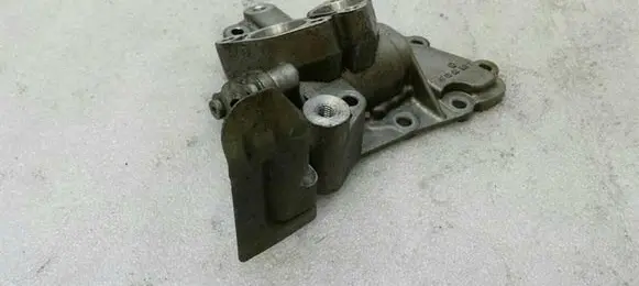 Mercedes-Benz SL R230 Oil filter mounting bracket A2751800334