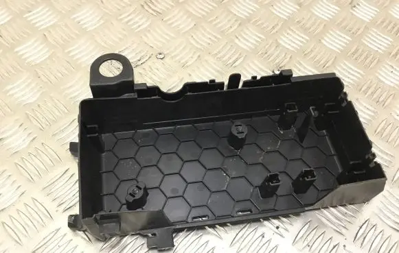 Mercedes-Benz E W238 Fuse box cover A2135400200