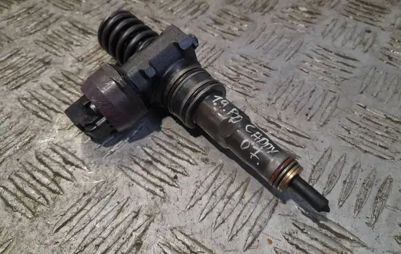 Volkswagen Caddy Fuel injector 038130073AJ
