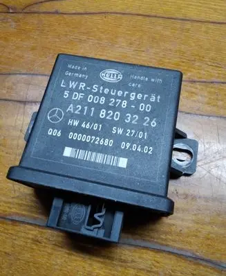 Mercedes-Benz E W211 Light module LCM A2118203226
