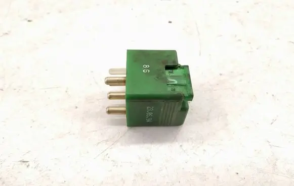 Mercedes-Benz 190 W201 Cruise control relay A0015429619 0015429619