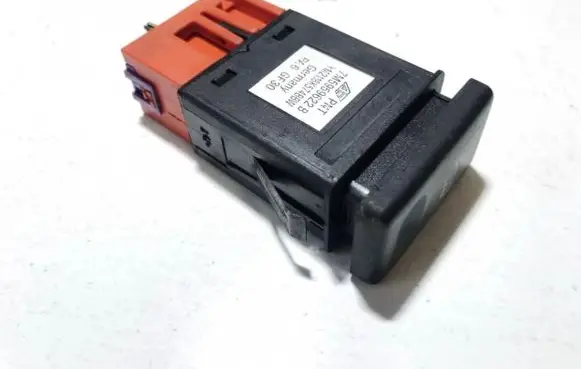 Ford Galaxy Windscreen/window heater switch 7m5959622b ym2118k574bbw