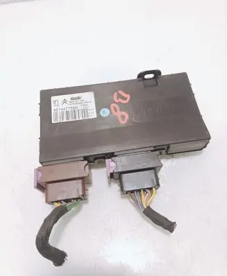 Peugeot RCZ Seat control module 9674477580
