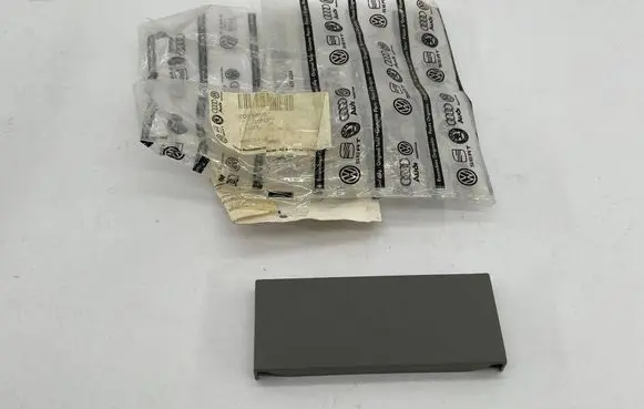 Volkswagen II LT Tail light part 2D0945312