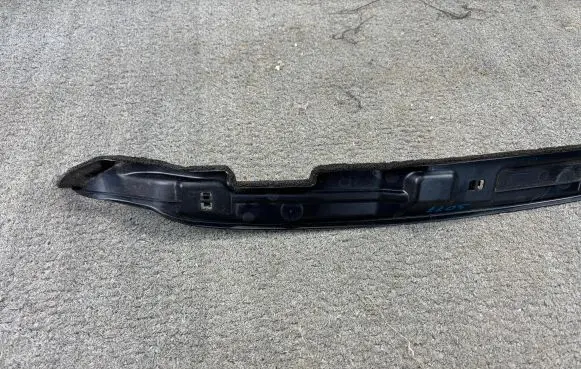 Suzuki Swift III Fender foam support/seal 72352-53R0 S077