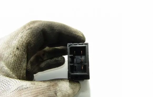 SsangYong Musso Windscreen/window heater switch Nėra