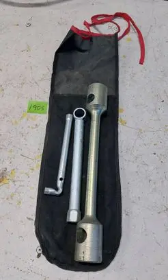 Iveco Daily 4th gen Wheel nut wrench 