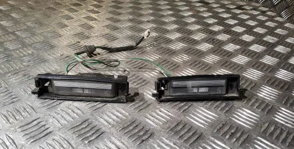 Toyota RAV 4 (XA20) Number plate light