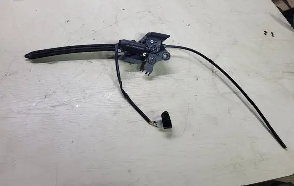 Mercedes-Benz E W212 Curtain motor A2128202942 167982 15451321