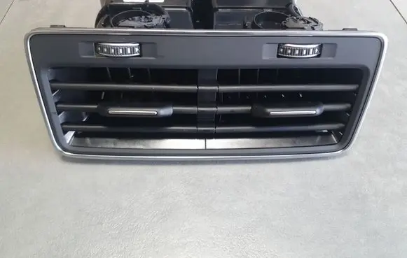 Audi Q8 Rear air vent grill 4M8819203A