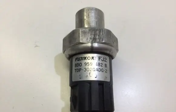 Audi A6 S6 C5 4B Air conditioning (A/C) pressure sensor 8D0959482B