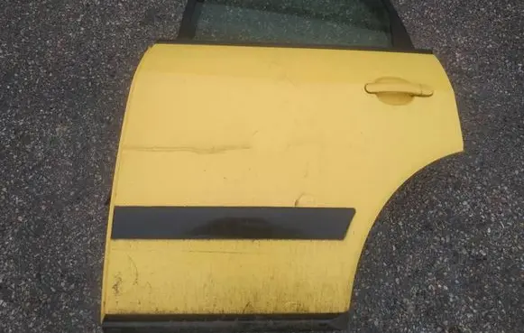Audi A2 Rear door geltonos